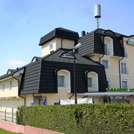 Grandvid Hotel Škofljica エクステリア 写真
